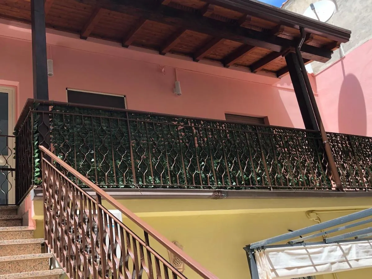 Casa vacanze Holiday House In Lungomare Tysandros Giardini Naxos Italia