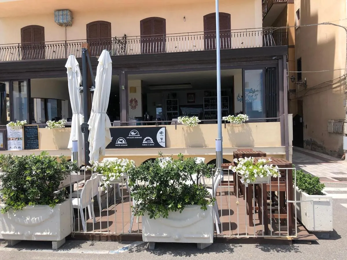Holiday House In Lungomare Tysandros Giardini Naxos Casa vacanze